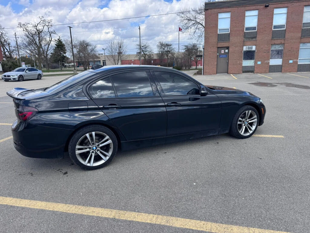 BMW 330 i xDrive Sedan AWD, снимка 6 - Автомобили и джипове - 54544825