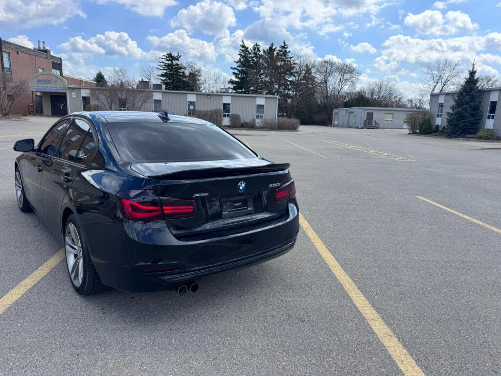 BMW 330 i xDrive Sedan AWD, снимка 8 - Автомобили и джипове - 54544825
