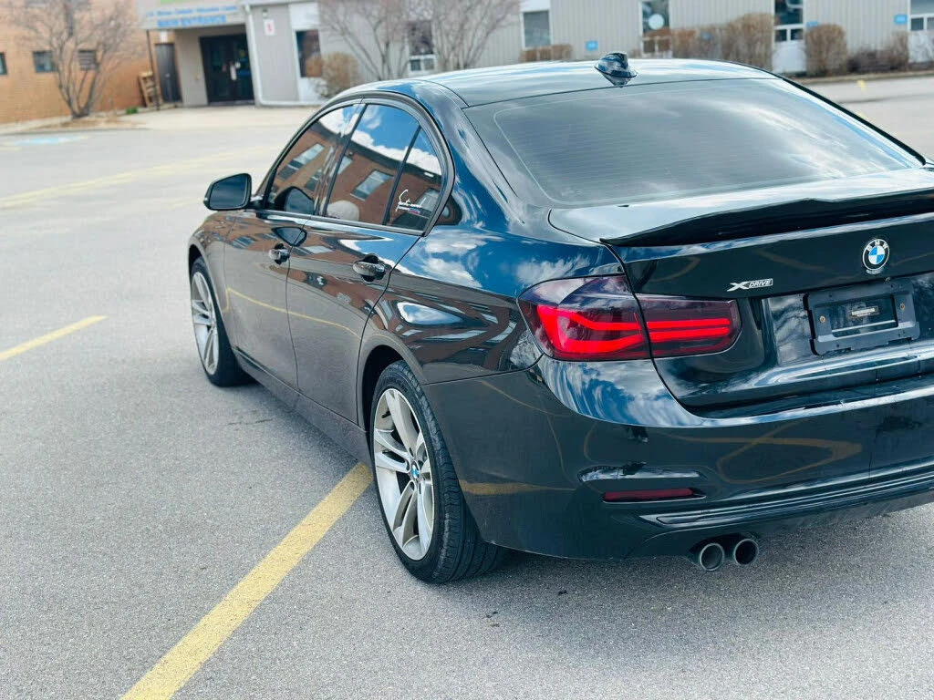 BMW 330 i xDrive Sedan AWD, снимка 12 - Автомобили и джипове - 54544825
