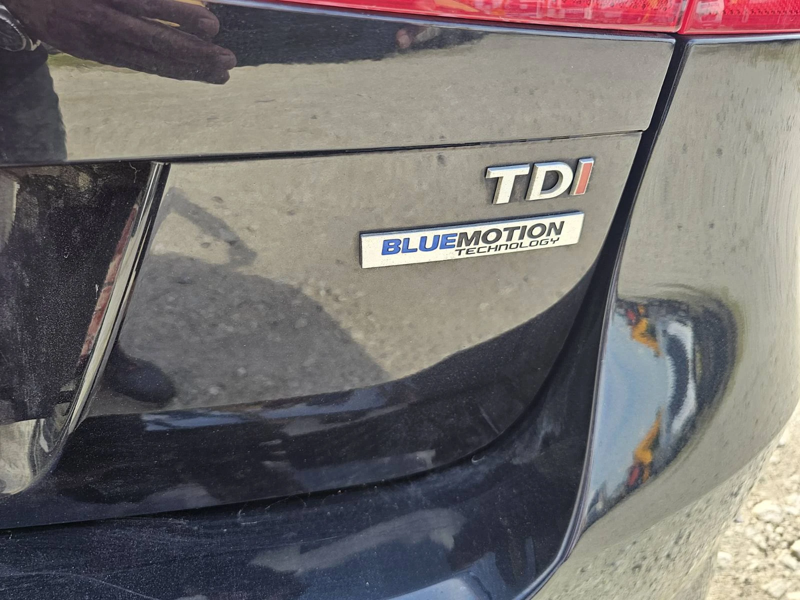 VW Passat 1.6 TDI , снимка 16 - Автомобили и джипове - 54683871