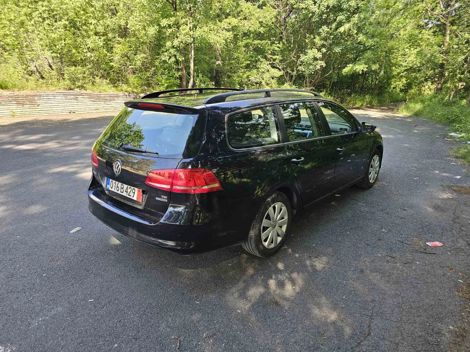 VW Passat 1.6 TDI , снимка 4 - Автомобили и джипове - 54683871