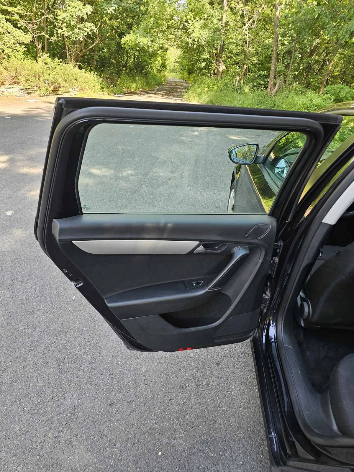VW Passat 1.6 TDI , снимка 7 - Автомобили и джипове - 54683871