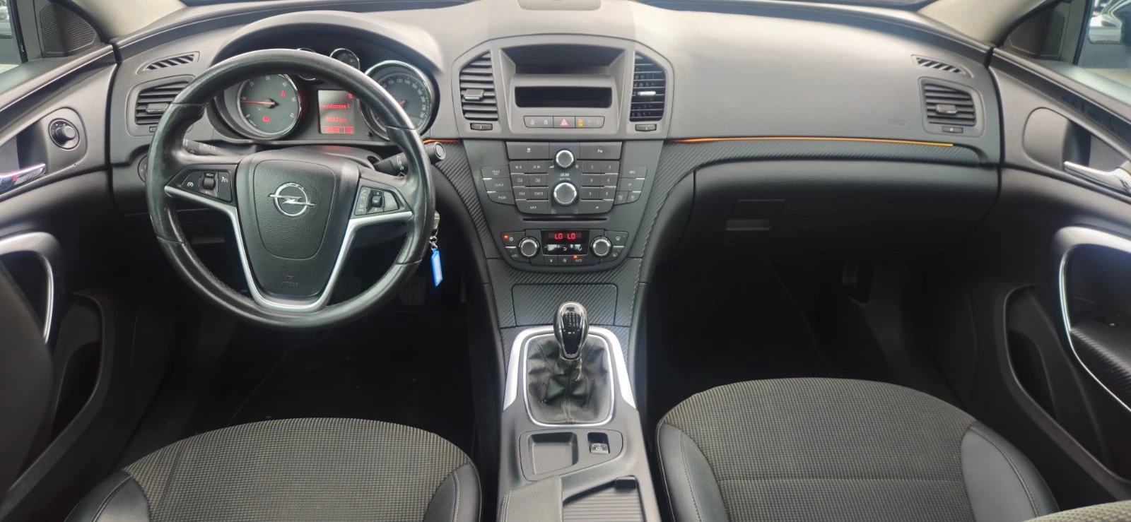 Opel Insignia 2.0tdci 130hp, снимка 9 - Автомобили и джипове - 54799001
