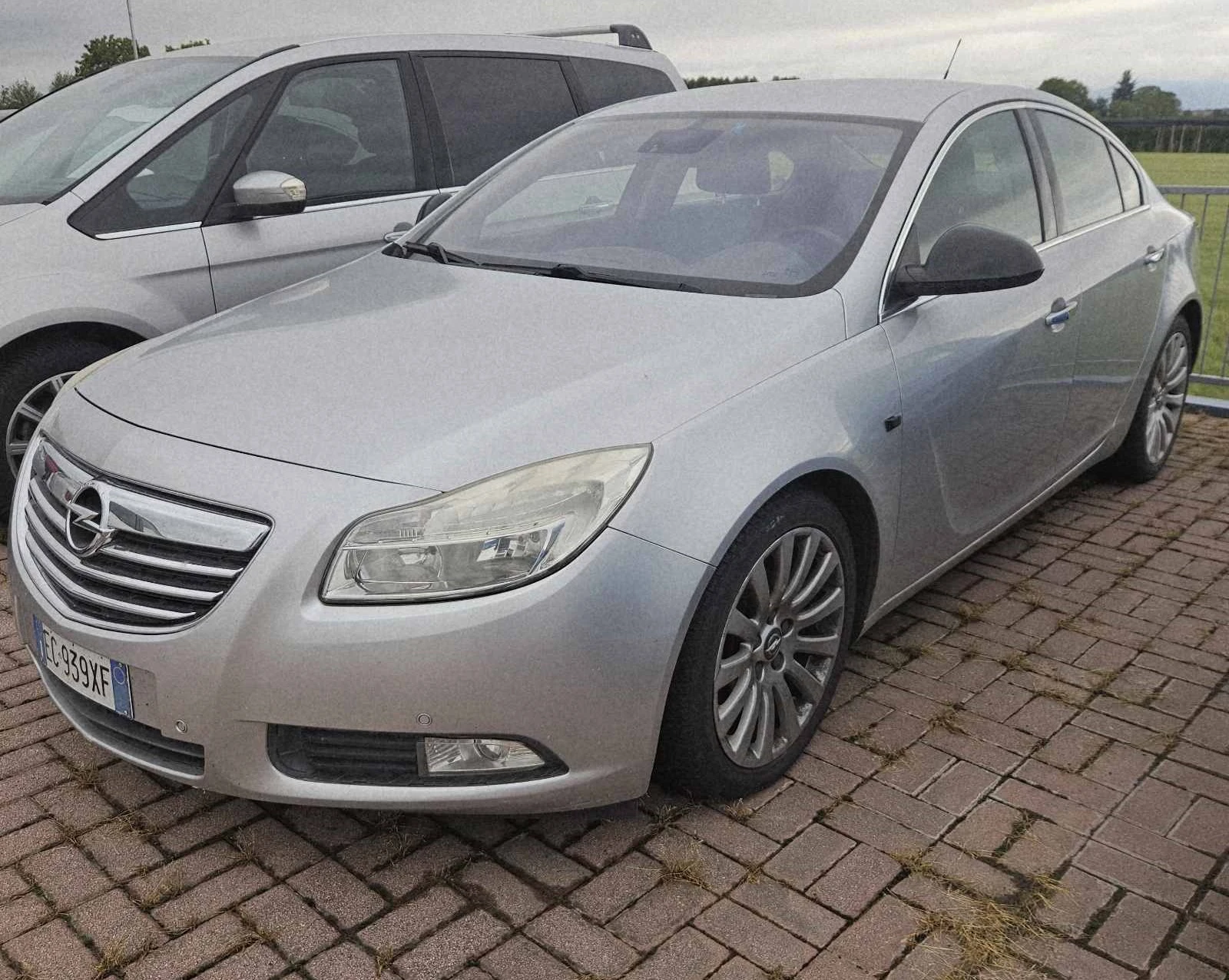 Opel Insignia 2.0tdci 130hp, снимка 16 - Автомобили и джипове - 54799001