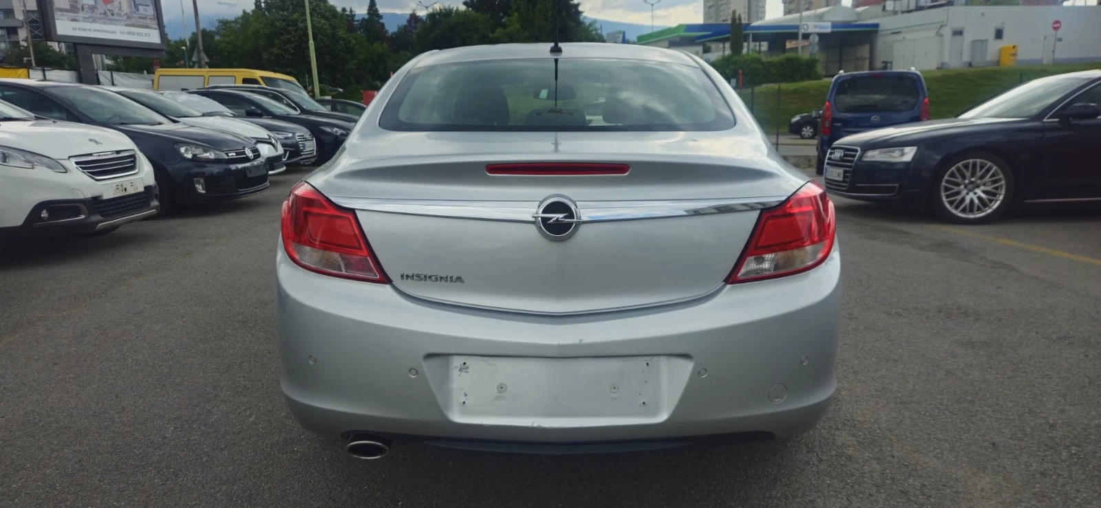 Opel Insignia 2.0tdci 130hp, снимка 13 - Автомобили и джипове - 54799001