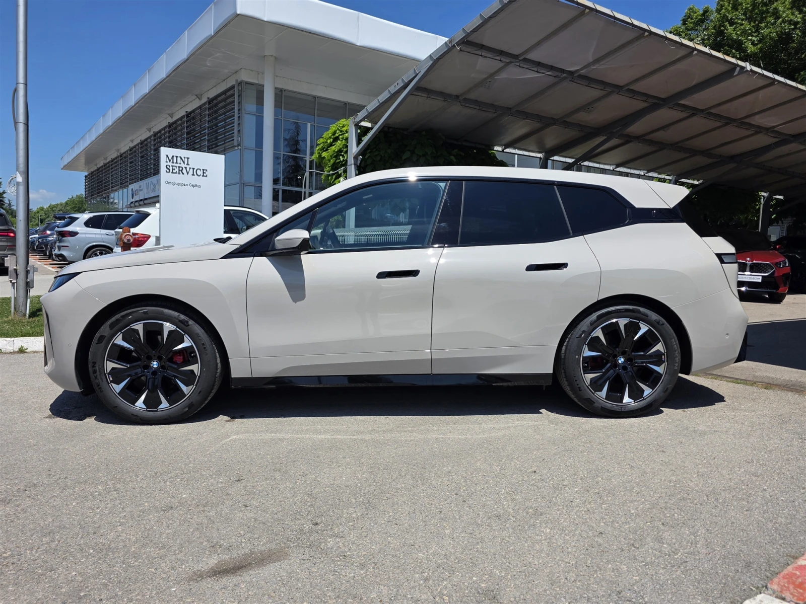 BMW iX xDrive45, снимка 3 - Автомобили и джипове - 54855422