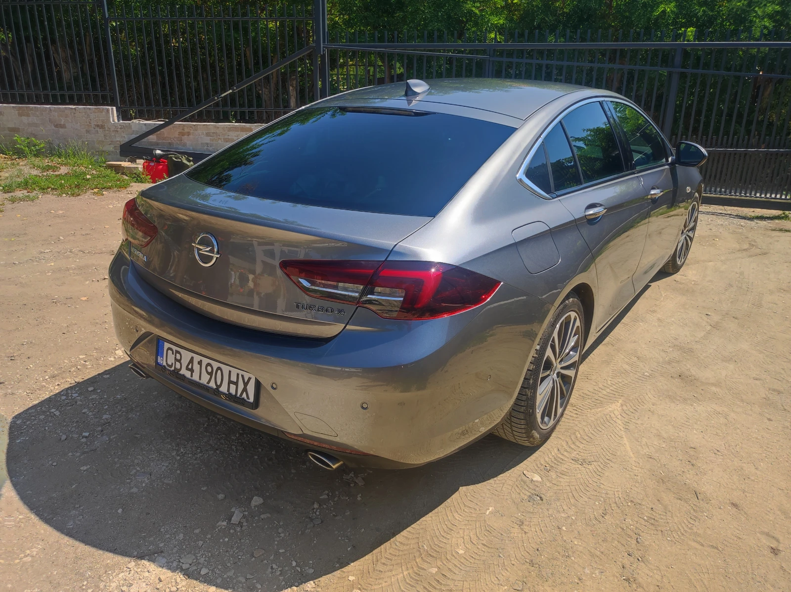 Opel Insignia Grand Sport, снимка 5 - Автомобили и джипове - 55639581