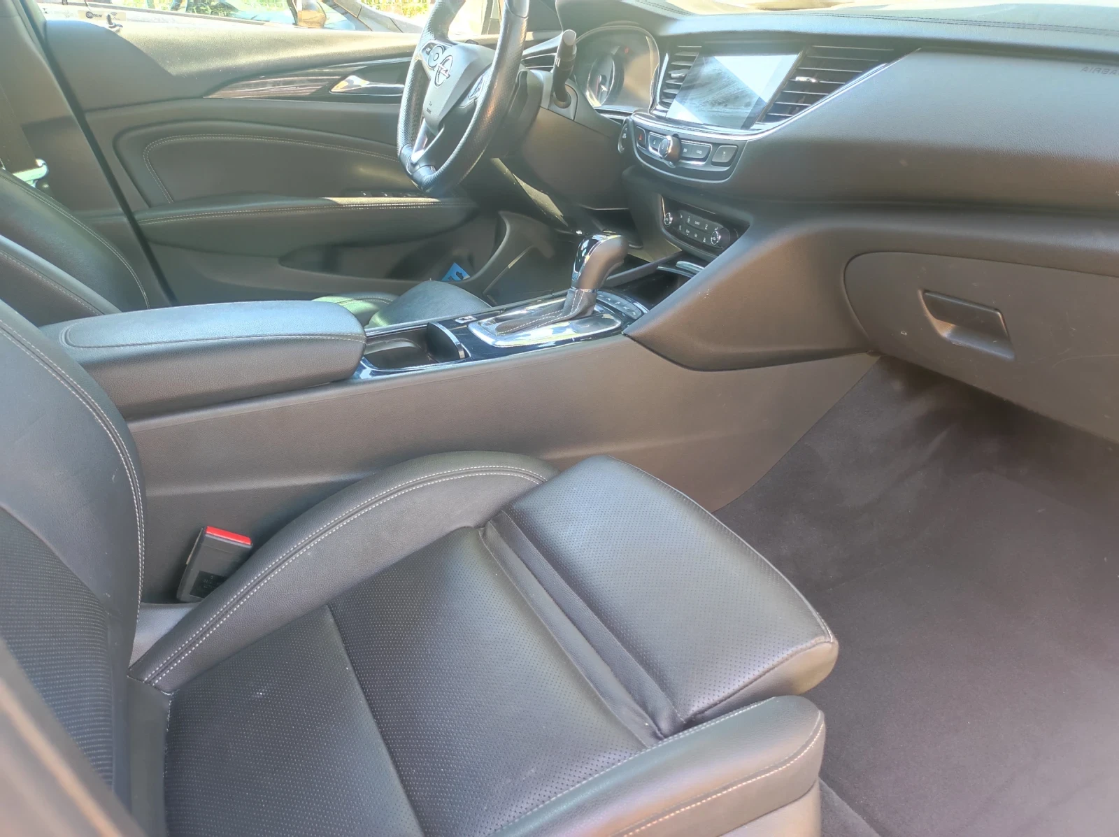Opel Insignia Grand Sport, снимка 13 - Автомобили и джипове - 55639581