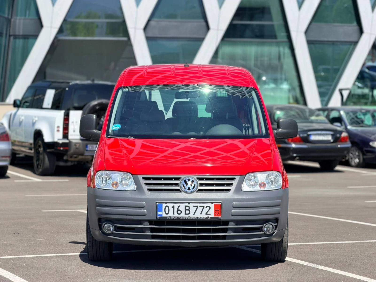VW Caddy 1.6 бензин Лизинг през Уникредит по 120 евро, снимка 2 - Автомобили и джипове - 55722234