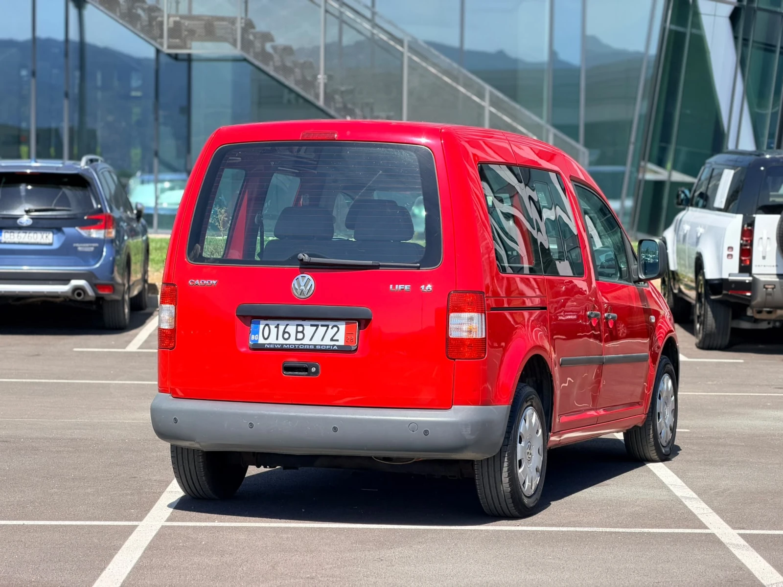 VW Caddy 1.6 бензин Лизинг през Уникредит по 120 евро, снимка 6 - Автомобили и джипове - 55722234
