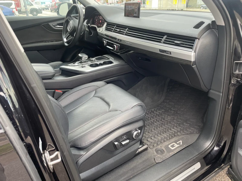 Audi Q7 3.0T Prestige, 61000км, Вакум, Масаж, 360 камера, снимка 9 - Автомобили и джипове - 48500992