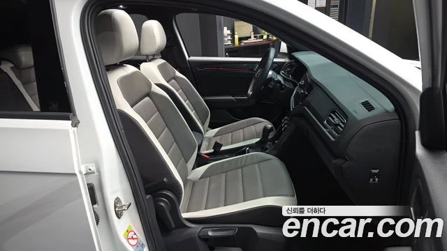 VW T-Roc | 50 K KM TOP SERVICE, снимка 11 - Автомобили и джипове - 55179280