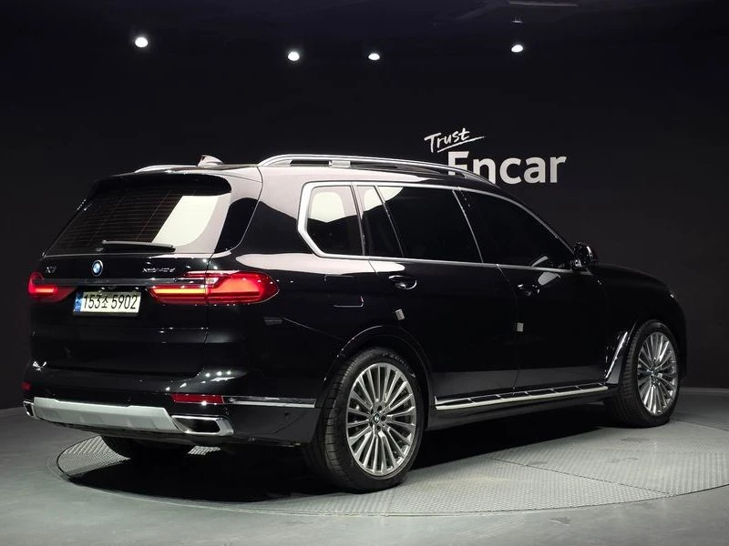 BMW X7 xDrive 40d Design Pure Excellence 7-Seater| 320к.с, снимка 2 - Автомобили и джипове - 55261658