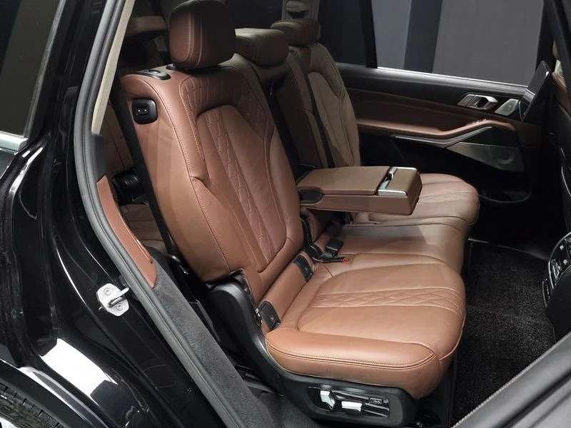 BMW X7 xDrive 40d Design Pure Excellence 7-Seater| 320к.с, снимка 11 - Автомобили и джипове - 55261658