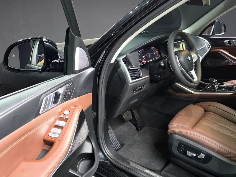 BMW X7 xDrive 40d Design Pure Excellence 7-Seater| 320к.с, снимка 10 - Автомобили и джипове - 55261658