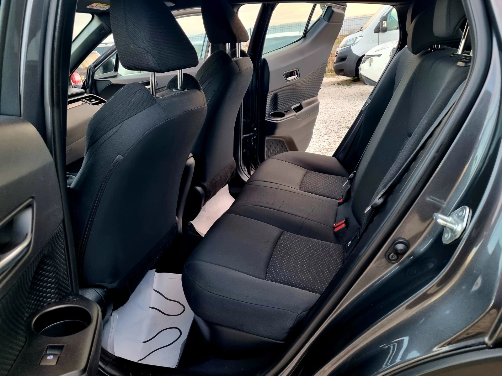 Toyota C-HR 1.8 Hybrid 122ks.Avtomatic | Mobile.bg � ����������� 15