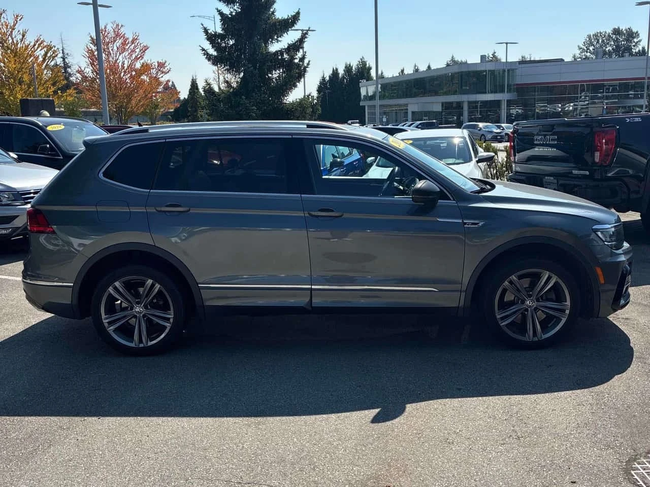 VW Tiguan R LINE/HIGHLINE/CARFAX/КОЖА/ПОДГРЕВ/ПАНО, снимка 3 - Автомобили и джипове - 55735454