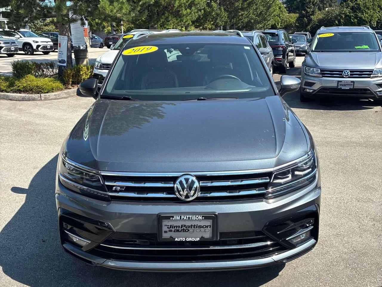 VW Tiguan R LINE/HIGHLINE/CARFAX/КОЖА/ПОДГРЕВ/ПАНО, снимка 2 - Автомобили и джипове - 55735454