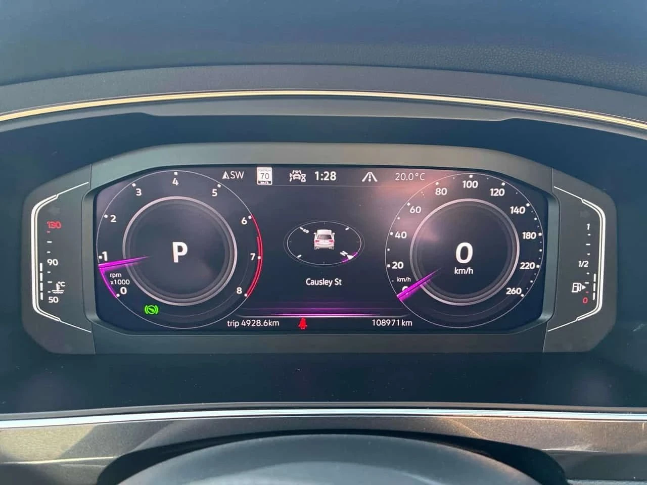 VW Tiguan, снимка 8 - Автомобили и джипове - 56728749