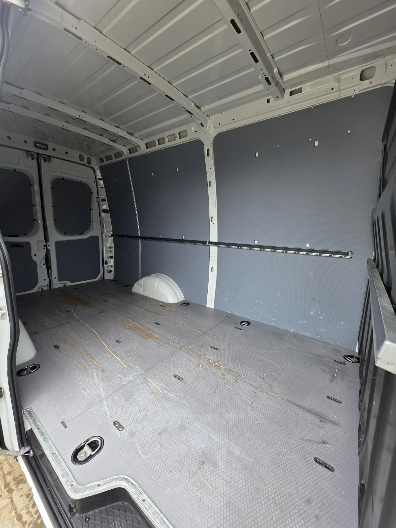 Iveco Daily 3.0 179k.c. 8G Himatic , снимка 8 - Бусове и автобуси - 53915137