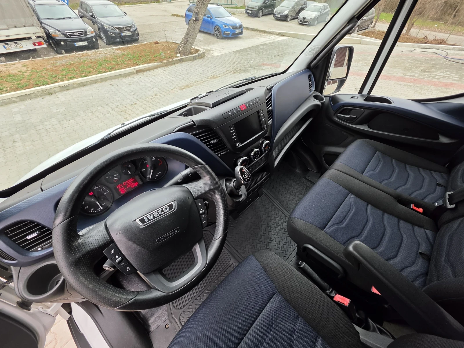 Iveco Daily 3.0 179k.c. 8G Himatic , снимка 12 - Бусове и автобуси - 53915137