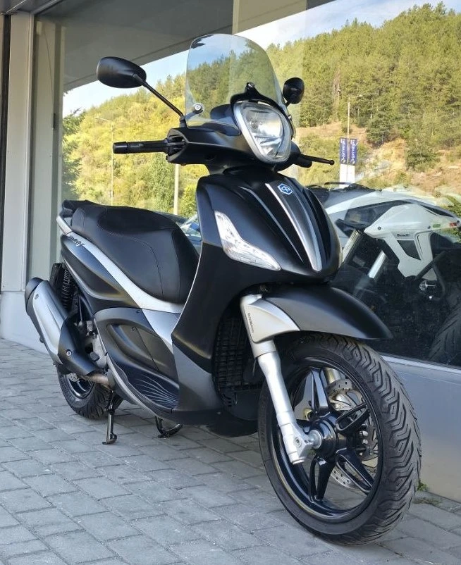 Piaggio Beverly 350i ABS/ASR/LED, снимка 5 - Мотоциклети и мототехника - 56129986