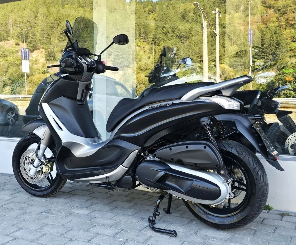 Piaggio Beverly 350i ABS/ASR/LED, снимка 4 - Мотоциклети и мототехника - 56129986