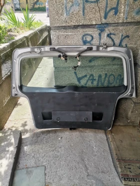 Заден капак за Фолксваген Туран , снимка 5