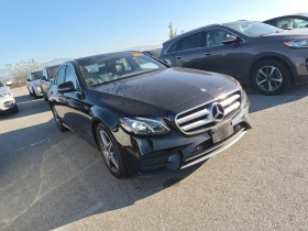 Mercedes-Benz E 300 * AMG Line * Burmester * CARFAX * Без инциденти * , снимка 2