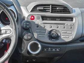 Honda Jazz 1.3 Ръчка Бензин - 3300 € / 6454.24 лв. - 24828241 9