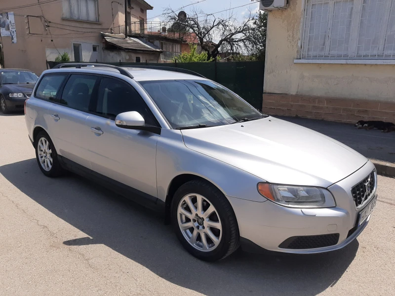 Volvo V70 2.0 i-ръчни скорости , снимка 7 - Автомобили и джипове - 45818112