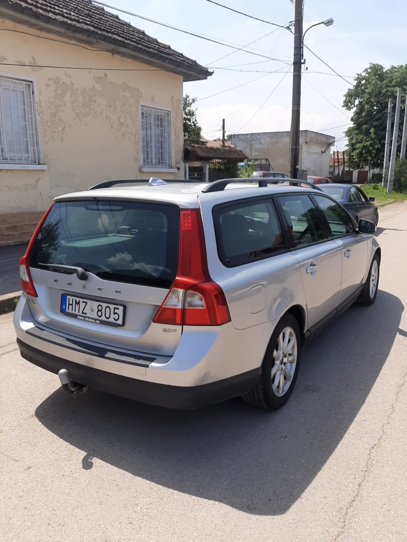 Volvo V70 2.0 i-ръчни скорости , снимка 8 - Автомобили и джипове - 45818112