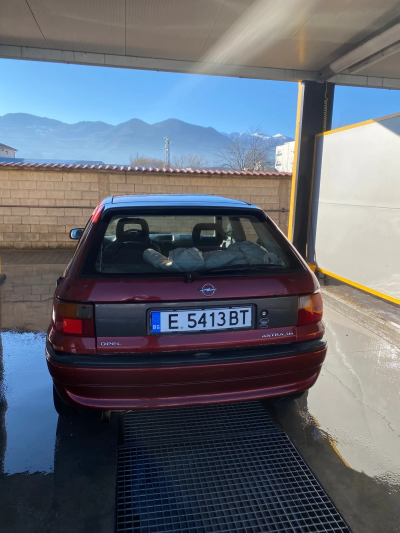 Opel Astra 1, 6 i, снимка 6 - Автомобили и джипове - 48740161