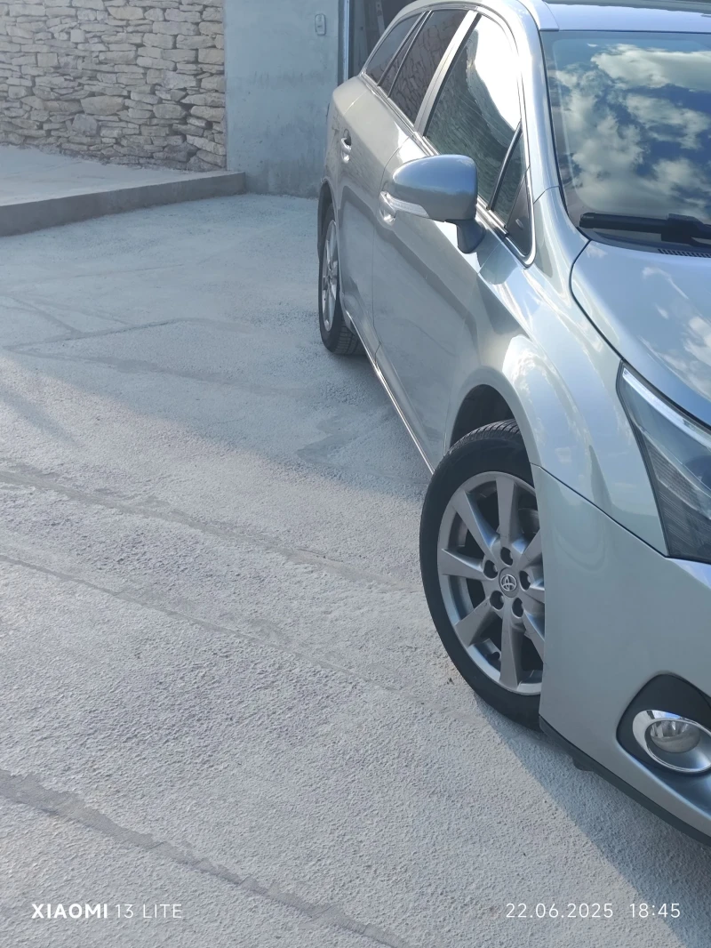Toyota Avensis 2.0 D4D, снимка 4 - Автомобили и джипове - 50758696