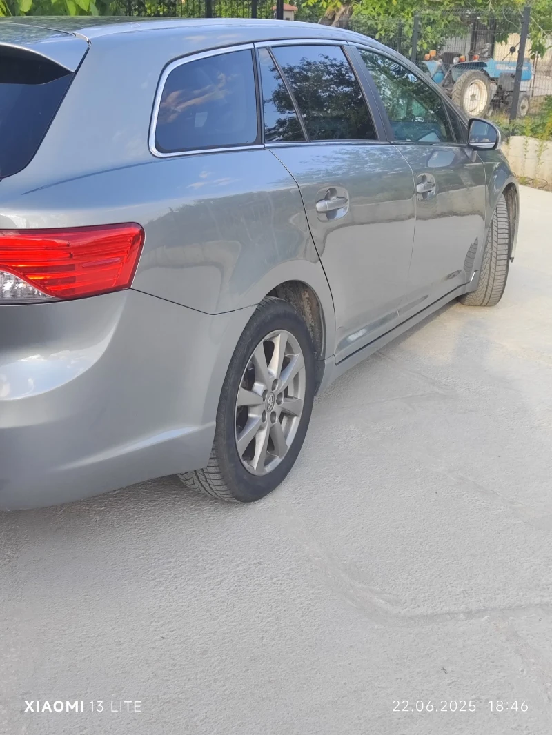 Toyota Avensis 2.0 D4D, снимка 3 - Автомобили и джипове - 50758696