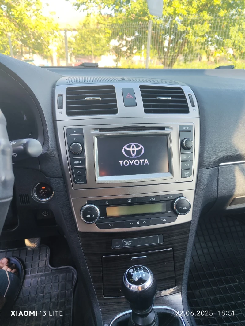 Toyota Avensis 2.0 D4D, снимка 11 - Автомобили и джипове - 50758696