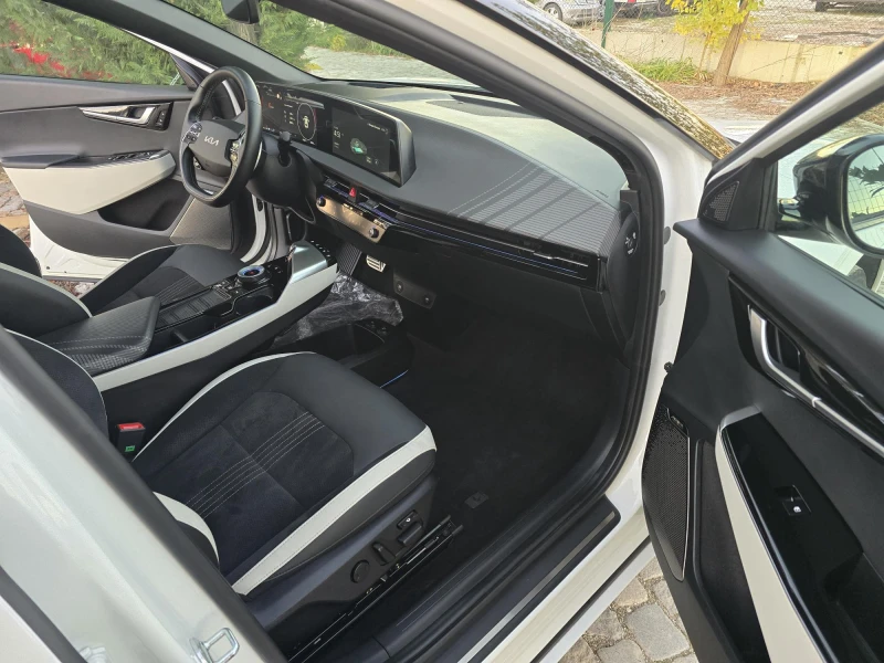 Kia EV6 GT Line, снимка 12 - Автомобили и джипове - 52419241