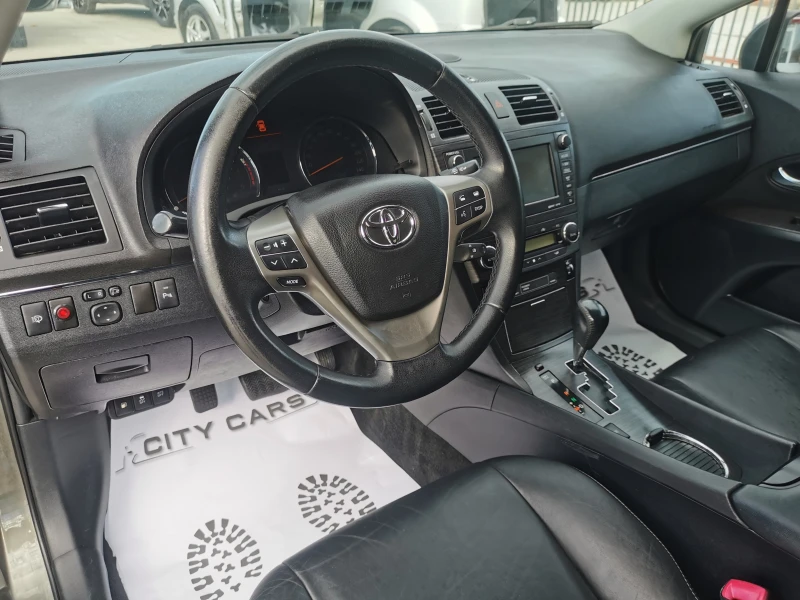 Toyota Avensis 1.8i, снимка 11 - Автомобили и джипове - 52556618