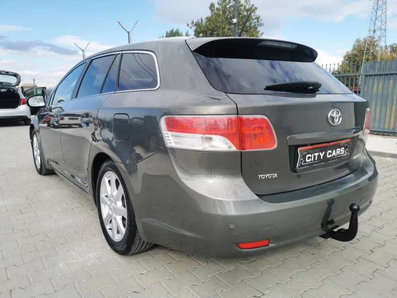 Toyota Avensis 1.8i, снимка 7 - Автомобили и джипове - 52556618
