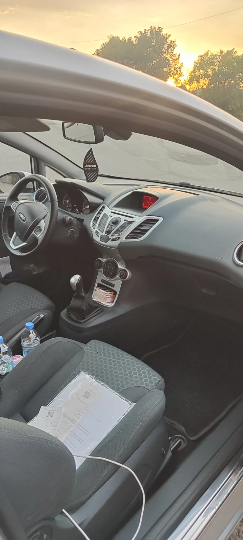 Ford Fiesta 1.6TDCI ТОВАРЕН, снимка 11 - Автомобили и джипове - 52647225