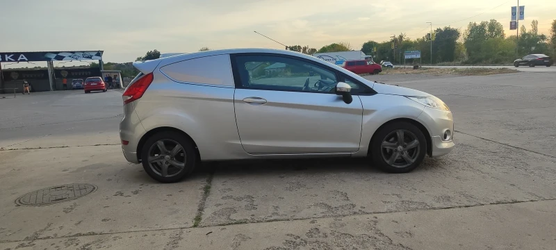 Ford Fiesta 1.6TDCI ТОВАРЕН, снимка 7 - Автомобили и джипове - 52647225