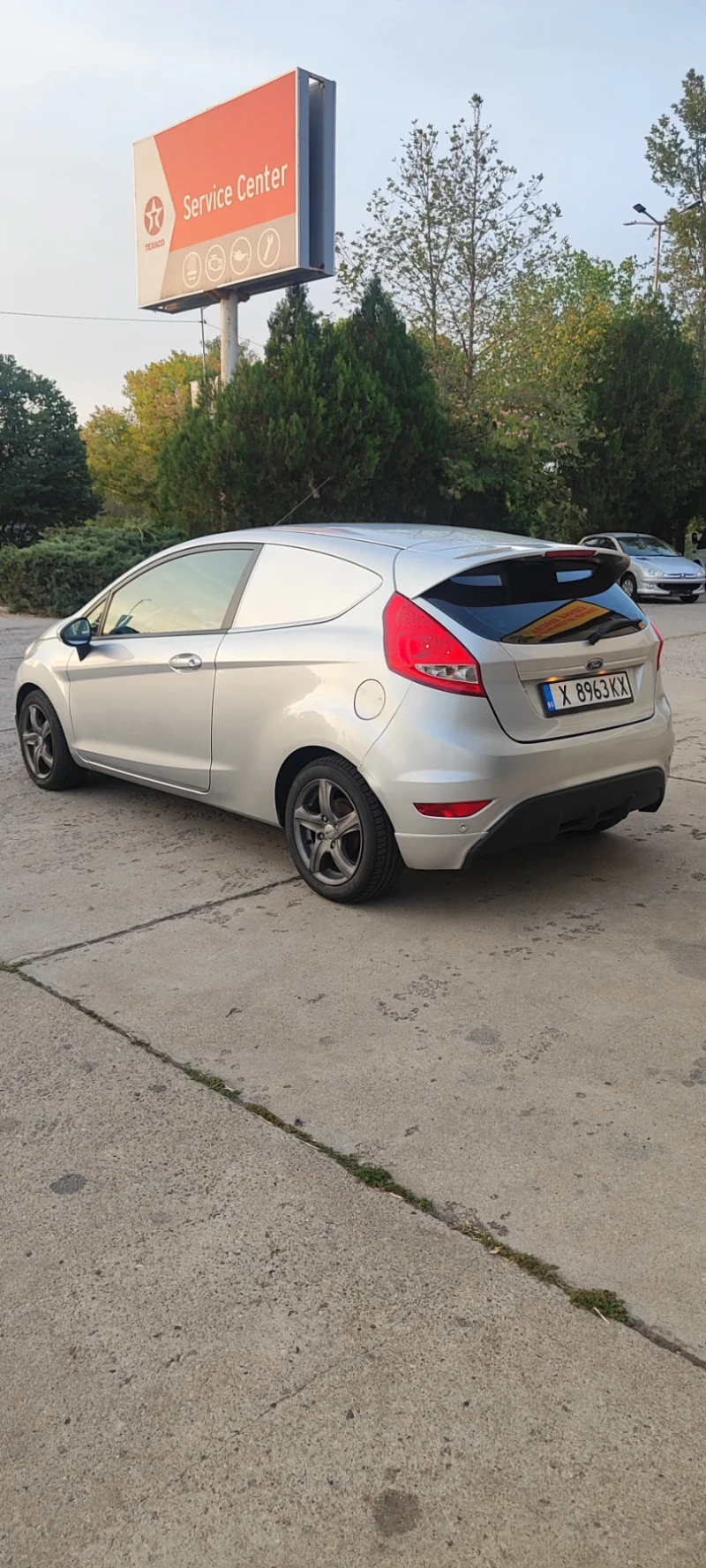 Ford Fiesta 1.6TDCI ТОВАРЕН, снимка 6 - Автомобили и джипове - 52647225