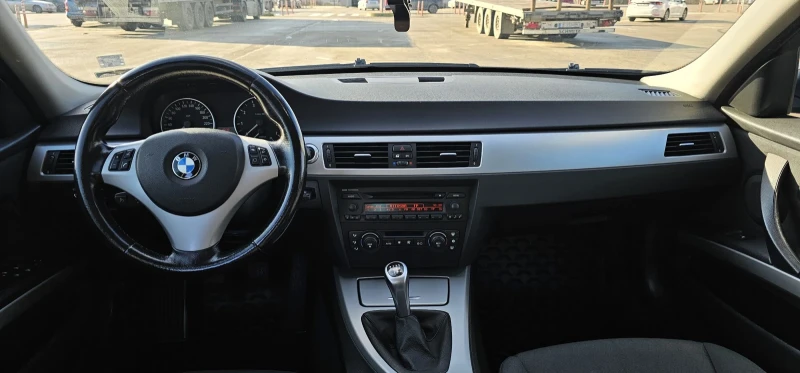 BMW 318 318i, снимка 9 - Автомобили и джипове - 53262472