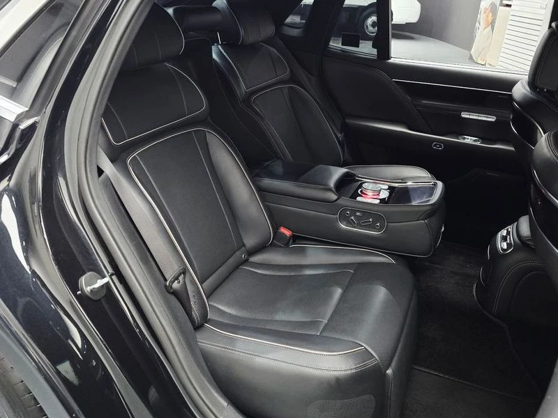 Genesis G90 3.5 Automatic, снимка 16 - Автомобили и джипове - 55606184