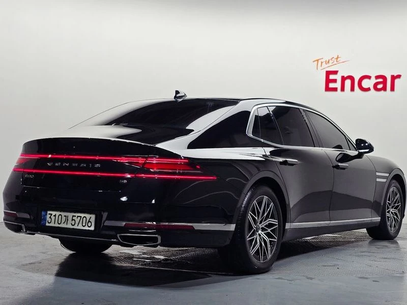 Genesis G90 3.5 Automatic, снимка 3 - Автомобили и джипове - 55606184