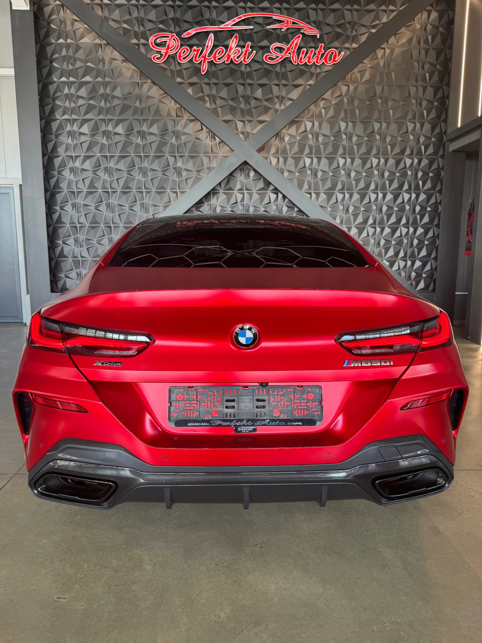 BMW 850 i xDrive FULL Екстри * SWAROVSKI* BOW&WILK* ПАНОРА - изображение 4