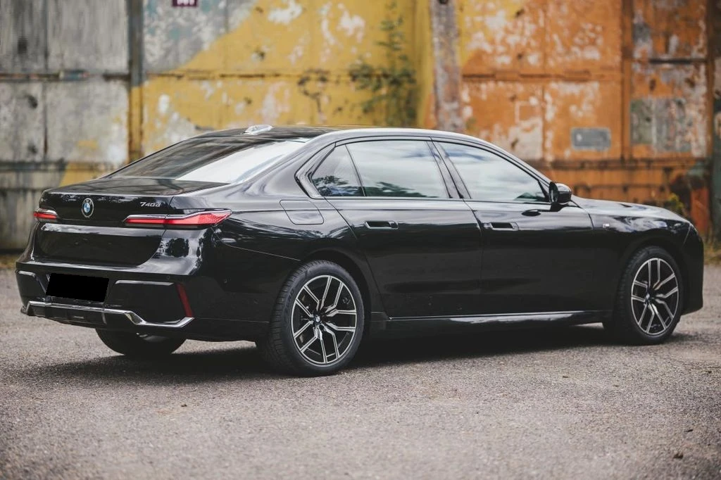 BMW 740 M-Sport xDrive - изображение 3