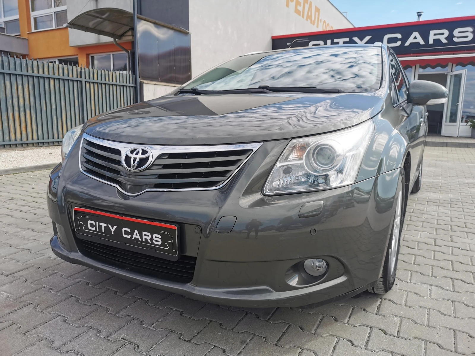 Toyota Avensis 1.8i - изображение 2