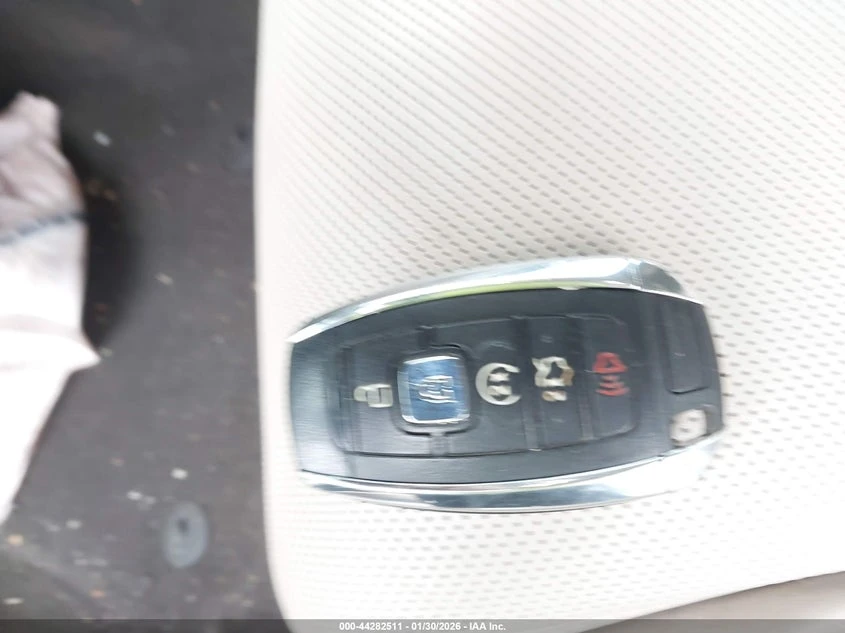 Lincoln Continental 3.7L V-6 DOHC, VVT, 305HP Front Wheel Drive, снимка 11 - Автомобили и джипове - 53939514