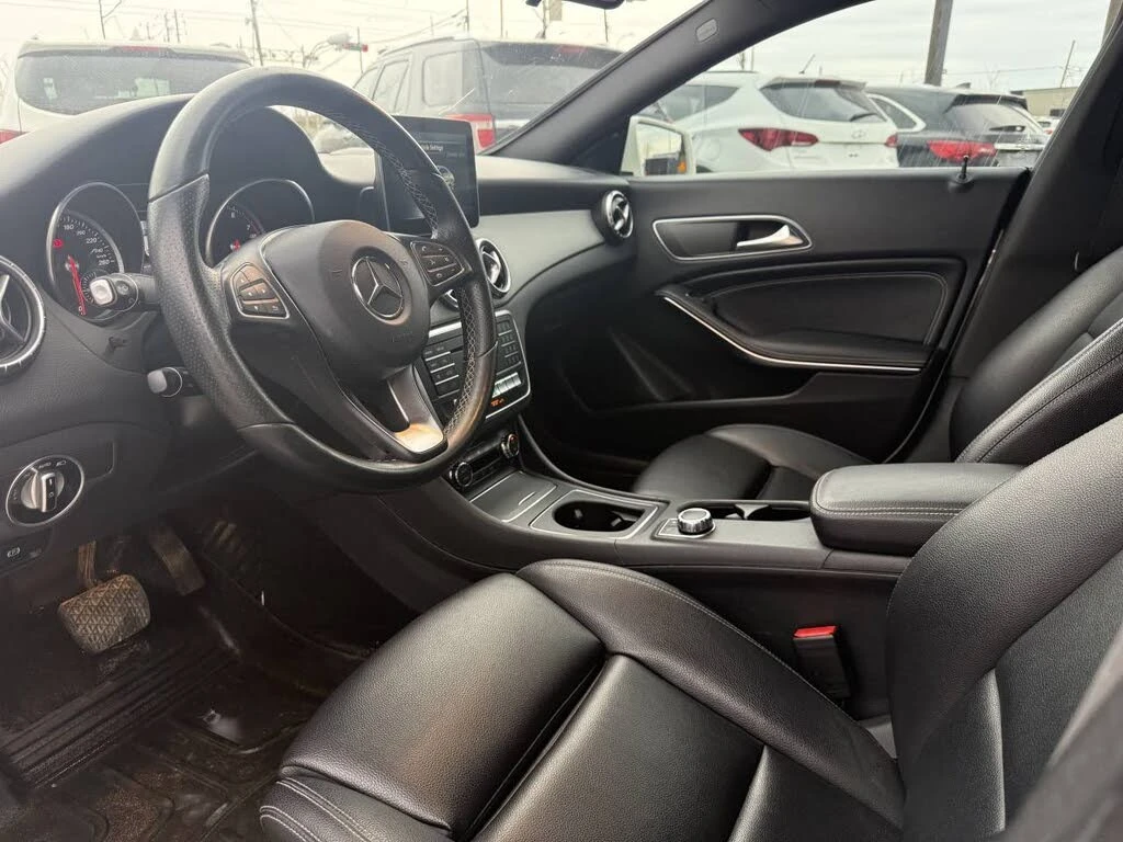 Mercedes-Benz CLA 250 4MATIC* АвтоКредит* (Цена до БГ) , снимка 9 - Автомобили и джипове - 54372229